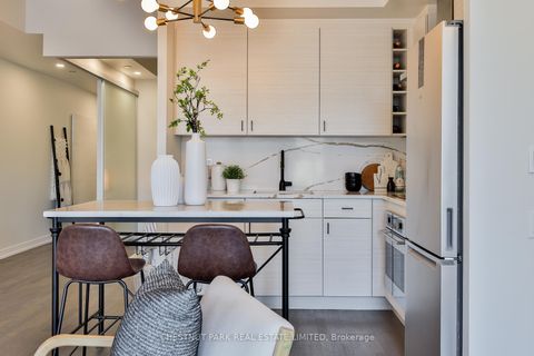 Photo 6 at 434 - 461 Adelaide Street W, Waterfront Communities C1, Toronto