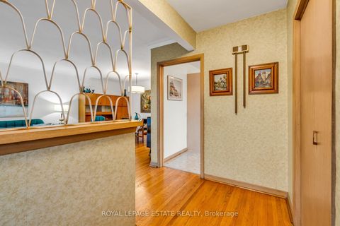 Photo 2 at 252 Brimorton Drive, Woburn, Toronto