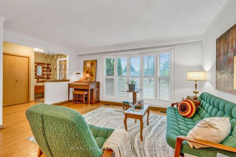 Photo 4 at 252 Brimorton Drive, Woburn, Toronto