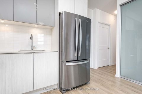 Photo 13 at 1917 - 50 Dunfield Avenue, Mount Pleasant West, Toronto
