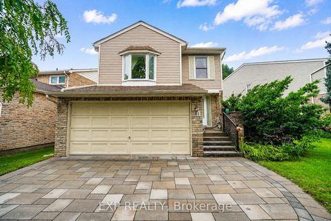 Photo 2 at 61 Wintermute Boulevard, Steeles, Toronto