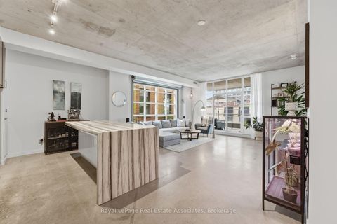 Photo 3 at 204 - 19 Brant Street, Waterfront Communities C1, Toronto