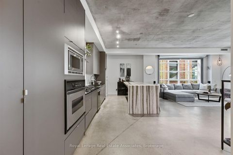 Photo 4 at 204 - 19 Brant Street, Waterfront Communities C1, Toronto