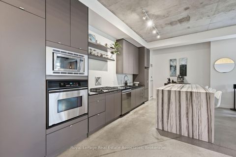 Photo 5 at 204 - 19 Brant Street, Waterfront Communities C1, Toronto