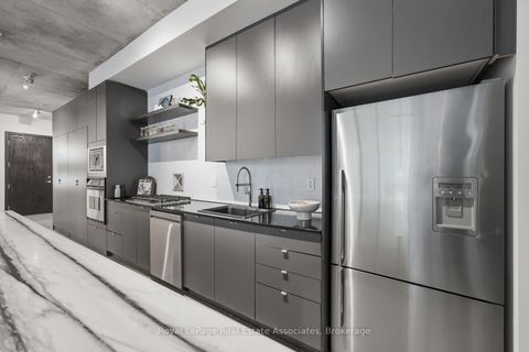 Photo 11 at 204 - 19 Brant Street, Waterfront Communities C1, Toronto