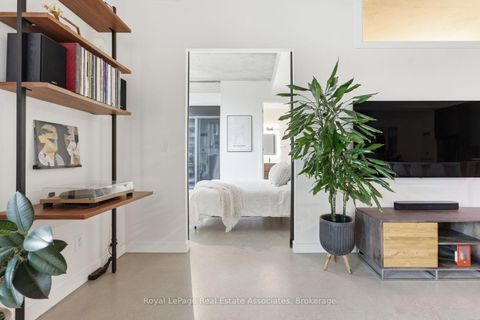 Photo 17 at 204 - 19 Brant Street, Waterfront Communities C1, Toronto