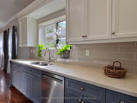 Photo 8 at 154 Sedgemount Drive, Woburn, Toronto