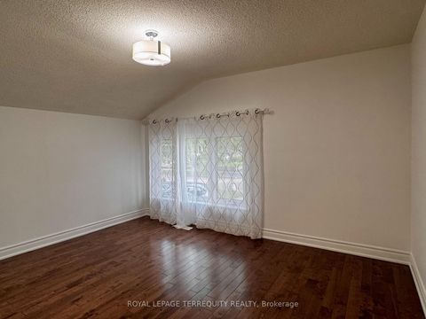 Photo 10 at 154 Sedgemount Drive, Woburn, Toronto