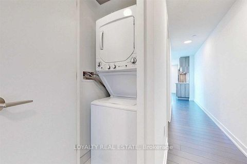 Photo 34 at 1409 - 39 Roehampton Avenue, Mount Pleasant West, Toronto