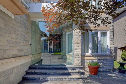 Photo 1 at 218 Boake Trail, Bayview Hill, Richmond Hill