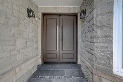 Photo 2 at 218 Boake Trail, Bayview Hill, Richmond Hill