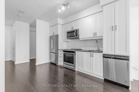 Photo 8 at 2511 - 7895 Jane Street, Concord, Vaughan