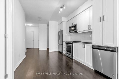 Photo 10 at 2511 - 7895 Jane Street, Concord, Vaughan