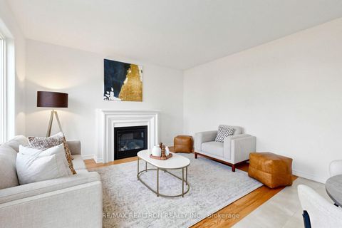 Photo 2 at 40 Ainslie Hill Crescent, Sutton & Jackson's Point, Georgina