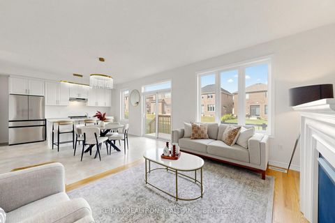 Photo 3 at 40 Ainslie Hill Crescent, Sutton & Jackson's Point, Georgina