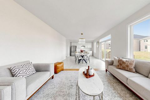 Photo 5 at 40 Ainslie Hill Crescent, Sutton & Jackson's Point, Georgina