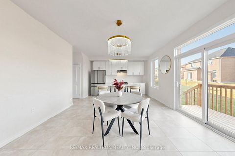 Photo 7 at 40 Ainslie Hill Crescent, Sutton & Jackson's Point, Georgina