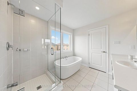 Photo 23 at 40 Ainslie Hill Crescent, Sutton & Jackson's Point, Georgina