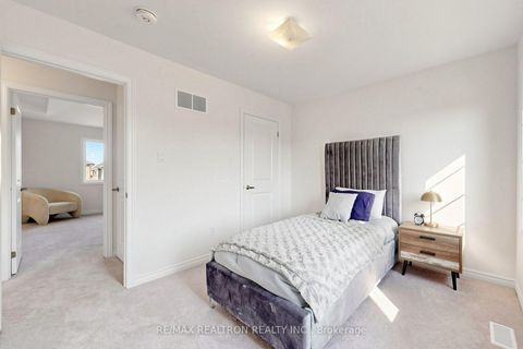 Photo 25 at 40 Ainslie Hill Crescent, Sutton & Jackson's Point, Georgina