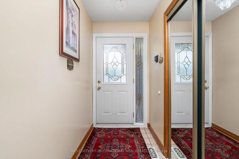 Photo 4 at 19 Kaiser Drive, West Woodbridge, Vaughan
