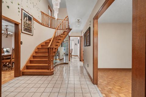 Photo 5 at 19 Kaiser Drive, West Woodbridge, Vaughan