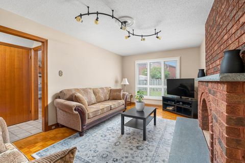 Photo 10 at 19 Kaiser Drive, West Woodbridge, Vaughan