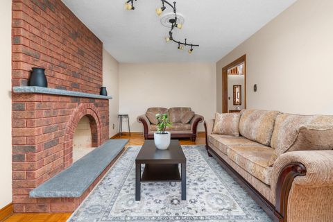 Photo 11 at 19 Kaiser Drive, West Woodbridge, Vaughan