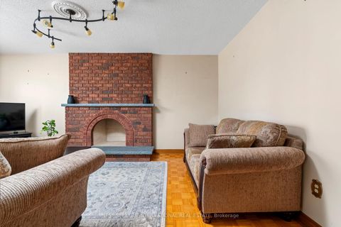 Photo 12 at 19 Kaiser Drive, West Woodbridge, Vaughan