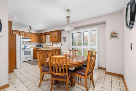 Photo 13 at 19 Kaiser Drive, West Woodbridge, Vaughan