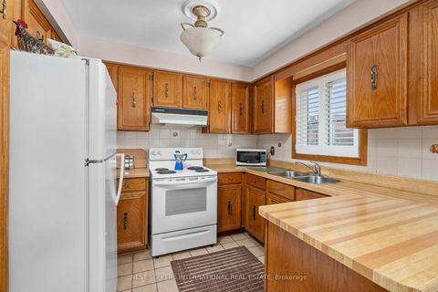 Photo 17 at 19 Kaiser Drive, West Woodbridge, Vaughan