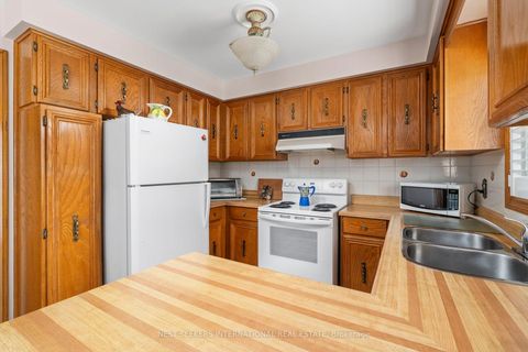 Photo 19 at 19 Kaiser Drive, West Woodbridge, Vaughan