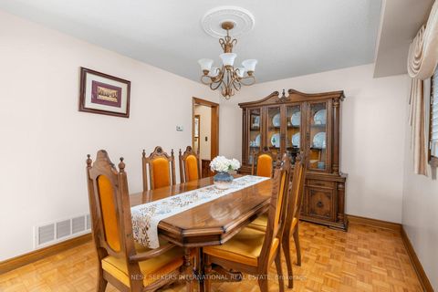 Photo 22 at 19 Kaiser Drive, West Woodbridge, Vaughan