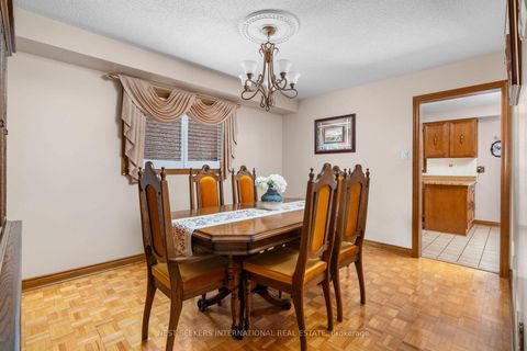 Photo 23 at 19 Kaiser Drive, West Woodbridge, Vaughan