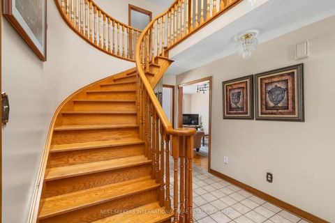 Photo 25 at 19 Kaiser Drive, West Woodbridge, Vaughan