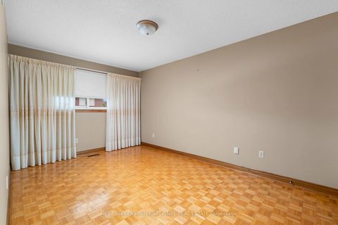 Photo 32 at 19 Kaiser Drive, West Woodbridge, Vaughan