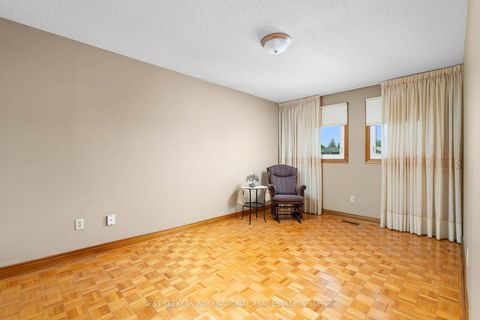 Photo 34 at 19 Kaiser Drive, West Woodbridge, Vaughan