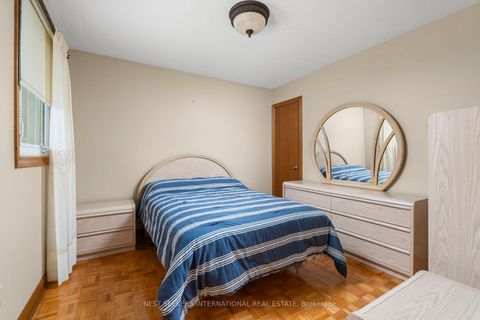 Photo 36 at 19 Kaiser Drive, West Woodbridge, Vaughan