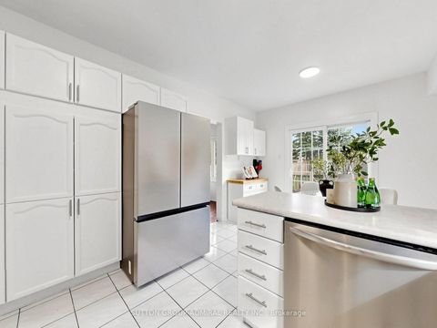 Photo 10 at 48 Glenbury Drive, Brownridge, Vaughan