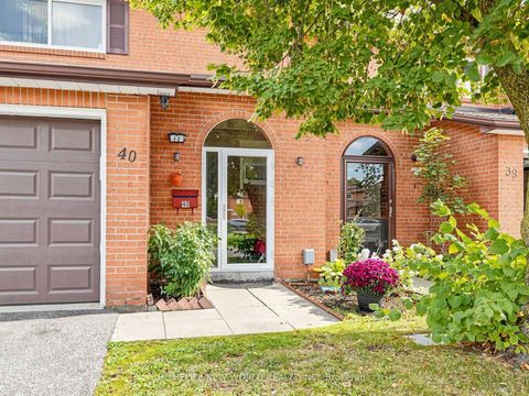 Photo 3 at 40 - 90 Crockamhill Drive, Agincourt North, Toronto