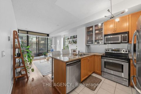 Photo 10 at 1314 - 438 King Street W, Waterfront Communities C1, Toronto