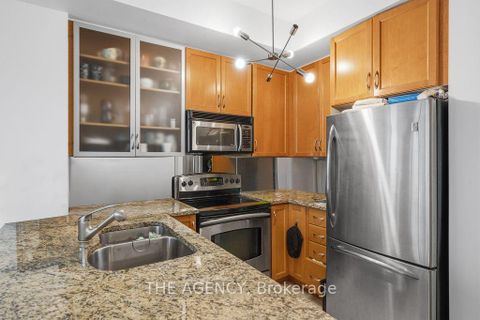 Photo 11 at 1314 - 438 King Street W, Waterfront Communities C1, Toronto