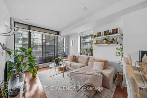 Photo 13 at 1314 - 438 King Street W, Waterfront Communities C1, Toronto