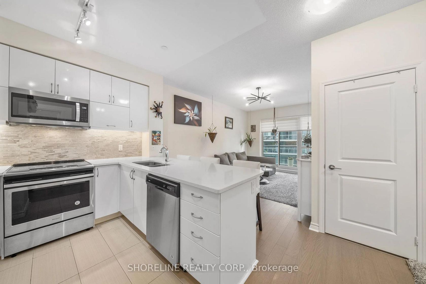1502 - 39 Annie Craig Drive, Mimico, Toronto photo number 2