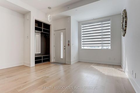 Photo 5 at TH3 - 270 Davenport Road, Annex, Toronto