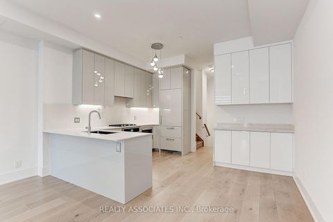 Photo 6 at TH3 - 270 Davenport Road, Annex, Toronto