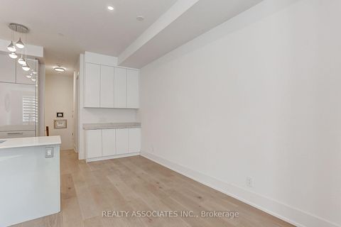 Photo 8 at TH3 - 270 Davenport Road, Annex, Toronto