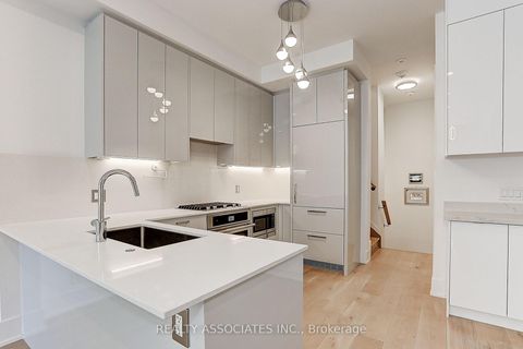 Photo 9 at TH3 - 270 Davenport Road, Annex, Toronto
