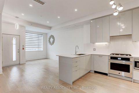 Photo 12 at TH3 - 270 Davenport Road, Annex, Toronto