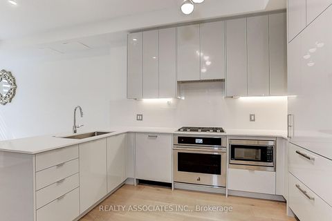 Photo 13 at TH3 - 270 Davenport Road, Annex, Toronto