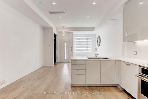 Photo 15 at TH3 - 270 Davenport Road, Annex, Toronto